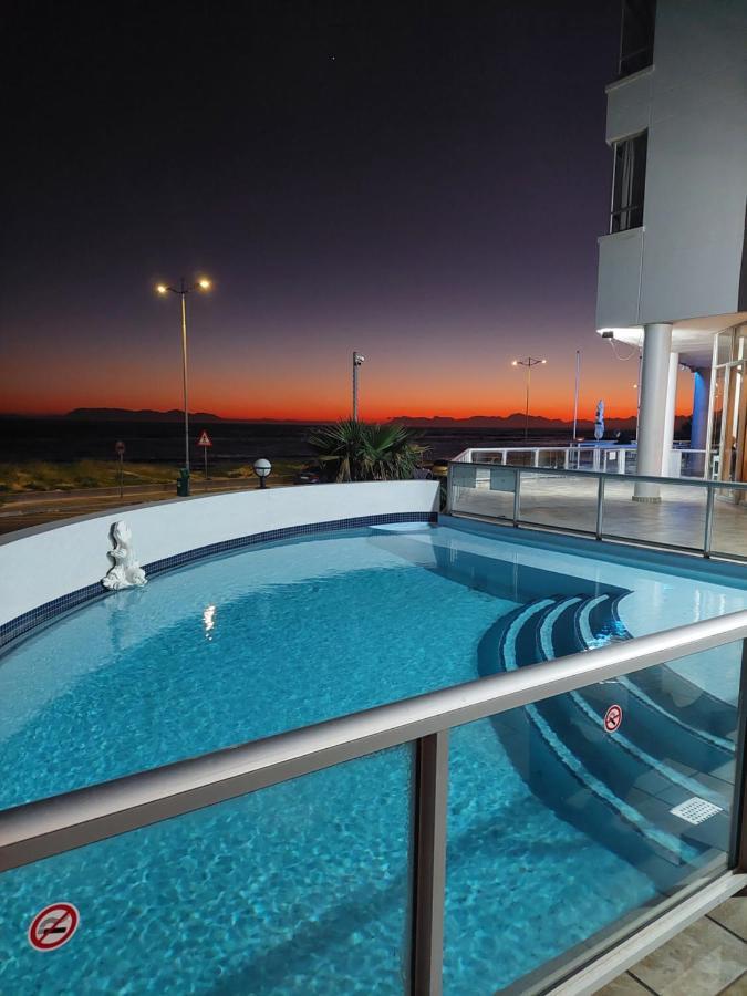 519 On Breeze Aparthotel Strand Luaran gambar